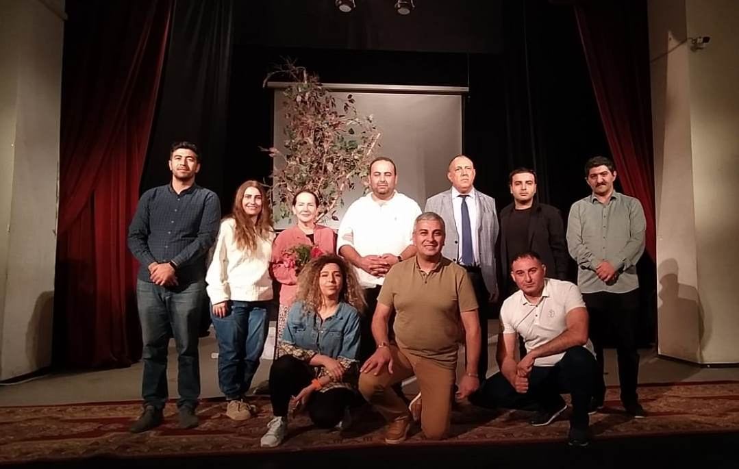 В Гузанлы представлен спектакль “İnanıram”, посвященный памяти шехидов и матерям героев Карабахской войны (ФОТО)