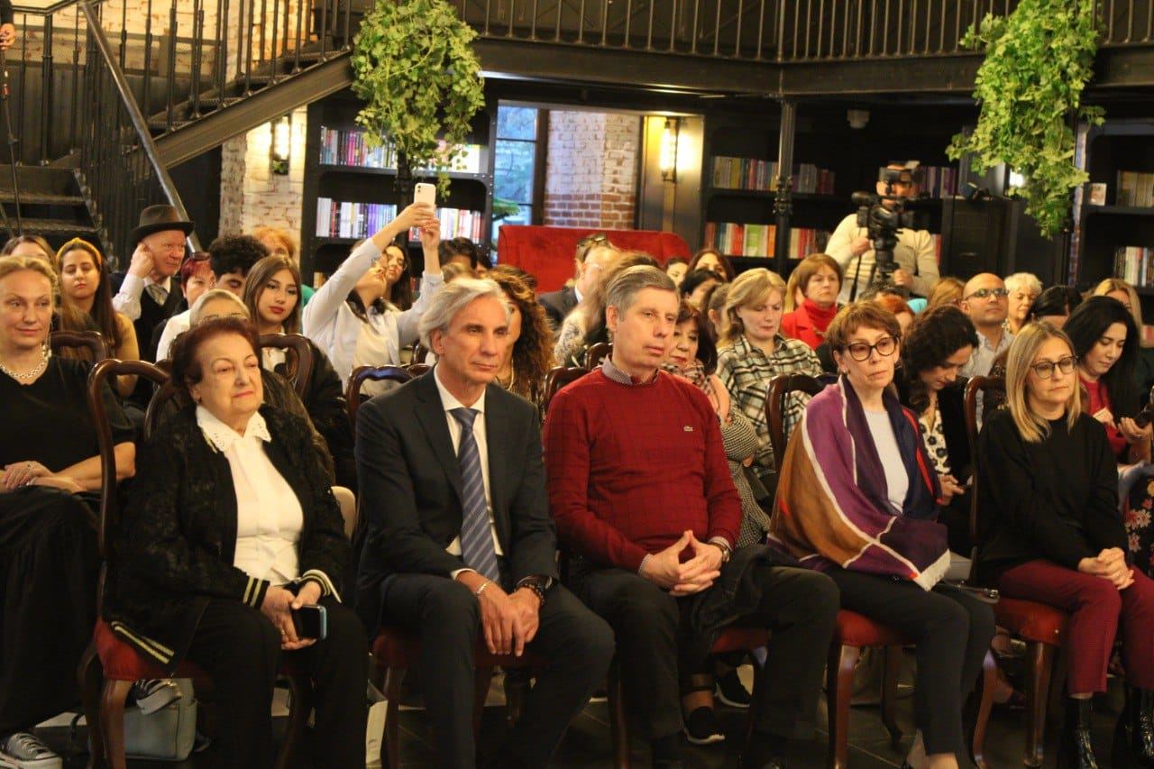 Более 400 интервью с мировыми знаменитостями. Встреча с Михаилом Гусманом  в Баку (ФОТО)