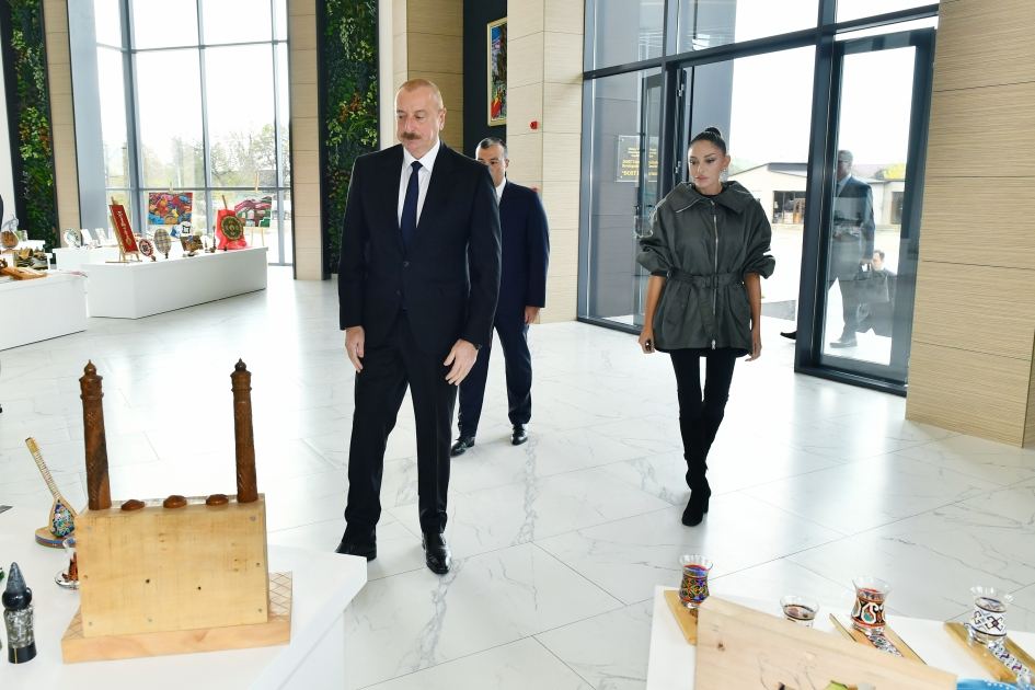 Президент Ильхам Алиев и Первая леди Мехрибан Алиева приняли участие в открытии филиала DOST EVİ Центра инклюзивного развития и творчества DOST в Исмайыллы (ФОТО)