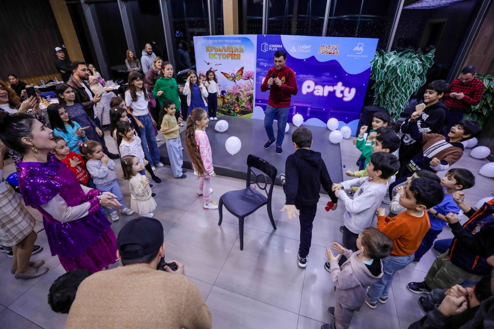 Порхать в небе и увидеть мир с высоты полета – детский праздник в CinemaPlus (ВИДЕО, ФОТО)