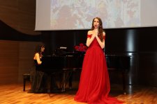 Холодным осенним вечером в Баку с прекрасными и талантливыми девушками (ФОТО)