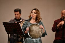 В Баку прошел вечер мугама с Фарамарзом Гармруди (ФОТО)