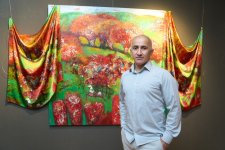 Какая красота! Произведения азербайджанских художников перенесены на шелк (ФОТО)