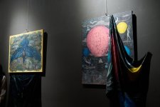 Какая красота! Произведения азербайджанских художников перенесены на шелк (ФОТО)
