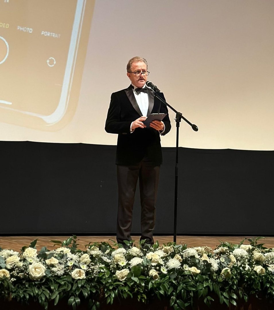 В Баку открылся CINEMO Mobil Film Festival - фестиваль фильмов, снятых на мобильный телефон (ФОТО)