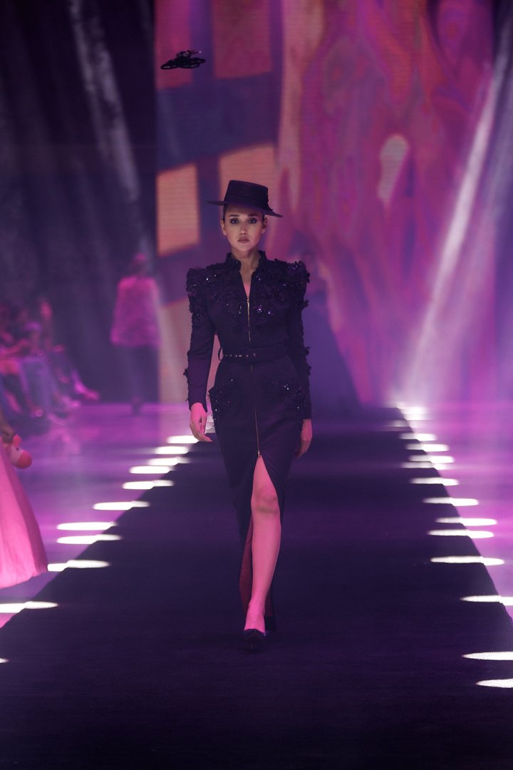 Baku Fashion Week 2023 – от огненного танца и роскошных тканей до национальных мотивов (ФОТО)