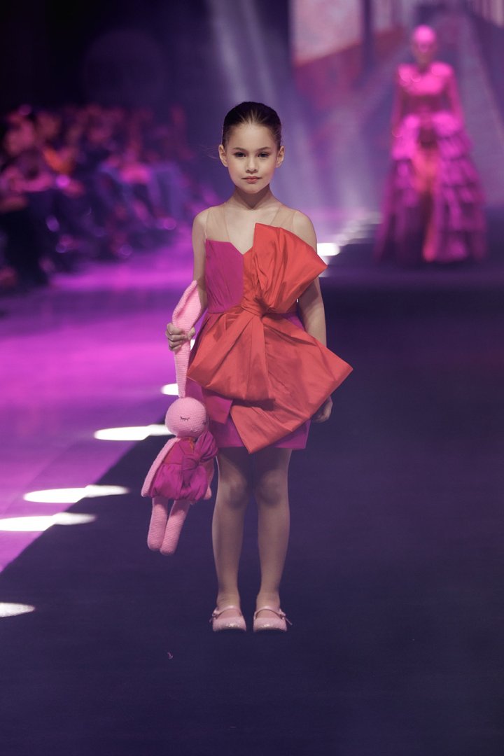 Baku Fashion Week 2023 – от огненного танца и роскошных тканей до национальных мотивов (ФОТО)