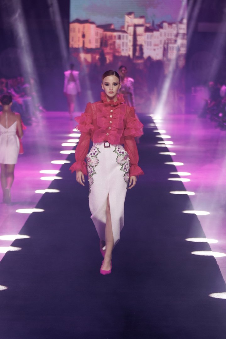 Baku Fashion Week 2023 – от огненного танца и роскошных тканей до национальных мотивов (ФОТО)