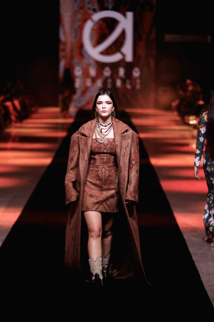 Baku Fashion Week 2023 – от огненного танца и роскошных тканей до национальных мотивов (ФОТО)