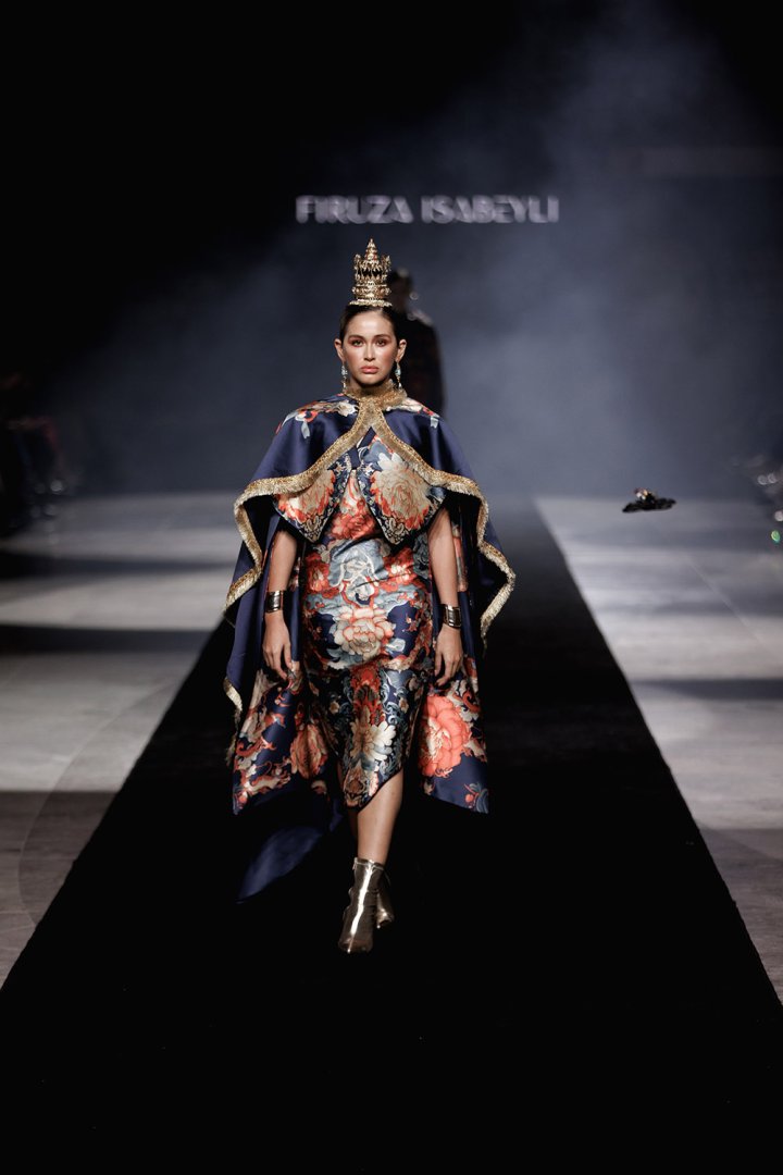 Baku Fashion Week 2023 – от огненного танца и роскошных тканей до национальных мотивов (ФОТО)