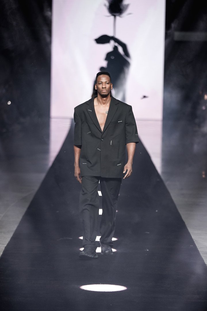 Baku Fashion Week 2023 – от огненного танца и роскошных тканей до национальных мотивов (ФОТО)