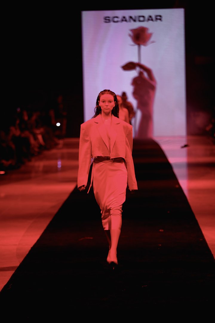 Baku Fashion Week 2023 – от огненного танца и роскошных тканей до национальных мотивов (ФОТО)