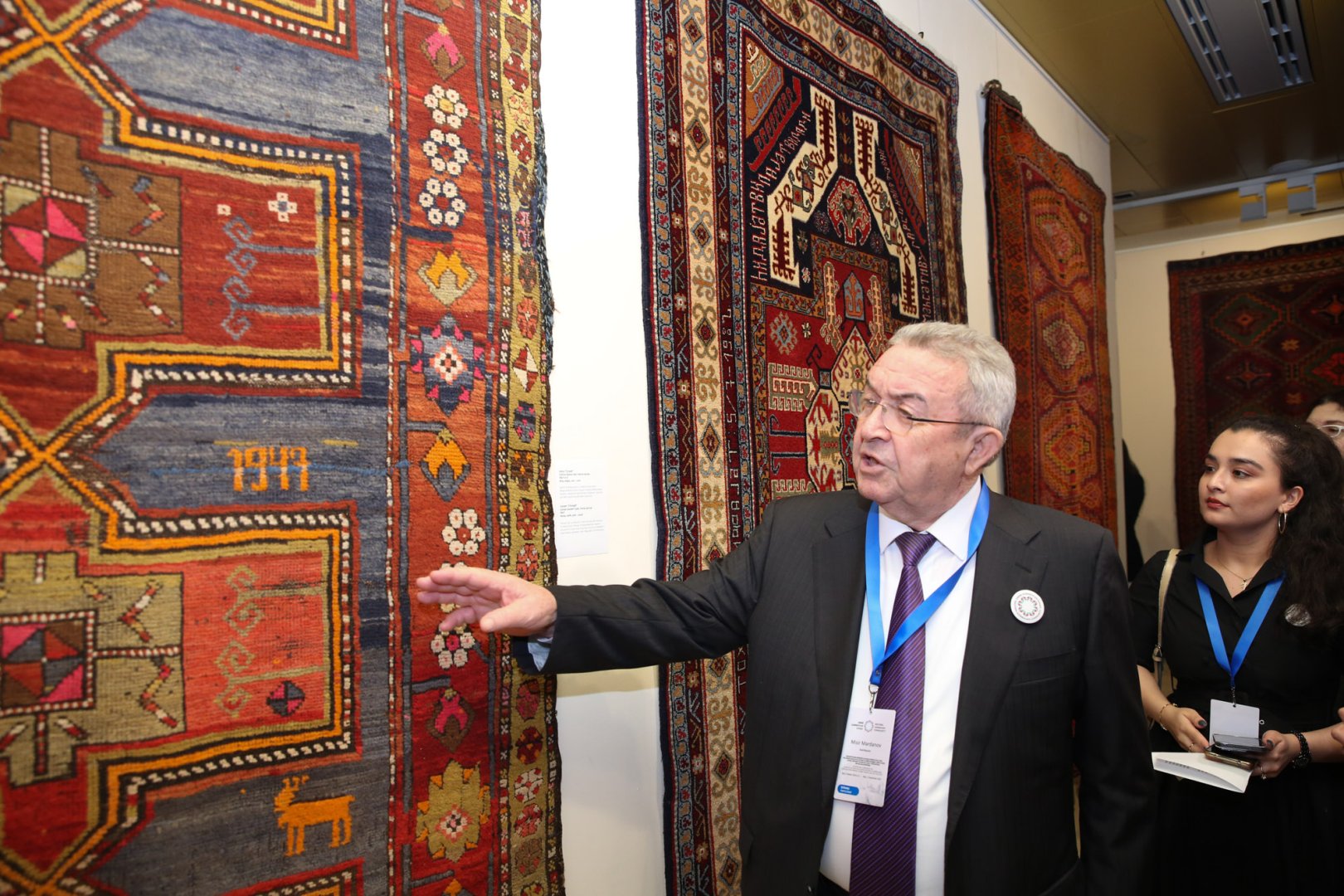 В Баку открылась выставка "Западно-азербайджанские ковры: историческая память наших орнаментов" (ФОТО)