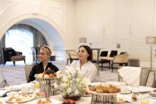 Baku Fashion Week 2023 – от огненного танца и роскошных тканей до национальных мотивов (ФОТО)