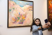 В Баку открылась выставка работ выдающегося художника, 95-летнего Тофига Агабабаева "Диалог со временем" (ФОТО)