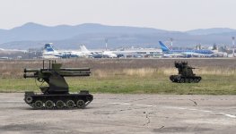 Президент Ильхам Алиев и Президент Александар Вучич осмотрели военную технику и оборудование (ФОТО)