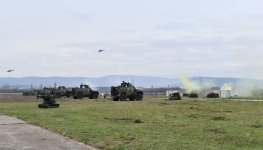 Президент Ильхам Алиев и Президент Александар Вучич осмотрели военную технику и оборудование (ФОТО)