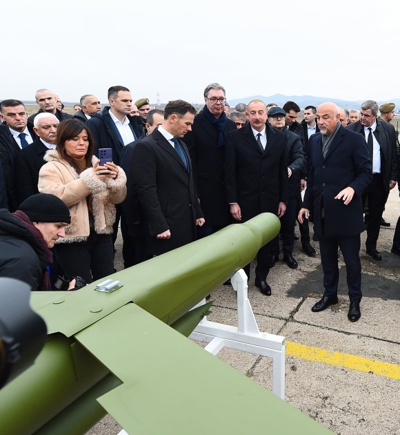 Президент Ильхам Алиев и Президент Александар Вучич осмотрели военную технику и оборудование (ФОТО)
