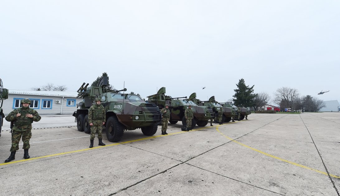 Президент Ильхам Алиев и Президент Александар Вучич осмотрели военную технику и оборудование (ФОТО)
