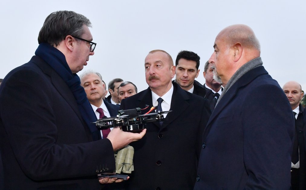 Президент Ильхам Алиев и Президент Александар Вучич осмотрели военную технику и оборудование (ФОТО)