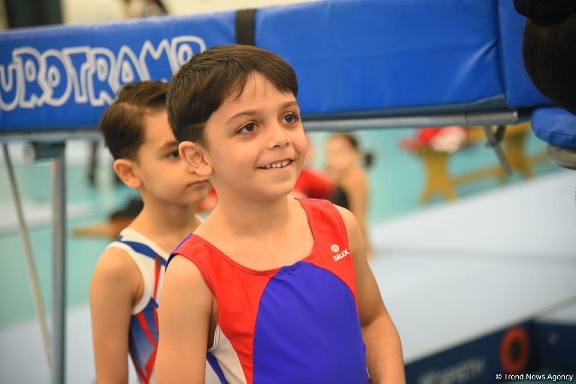 В Баку проходят соревнования чемпионата Азербайджана по прыжкам на батуте и акробатической дорожке (ФОТО)