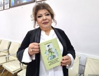 В Баку прошла презентация книги Севиль Гасановой "Hüseyn Cavidin ədəbi-bədii irsi mətbuatda" (ФОТО)