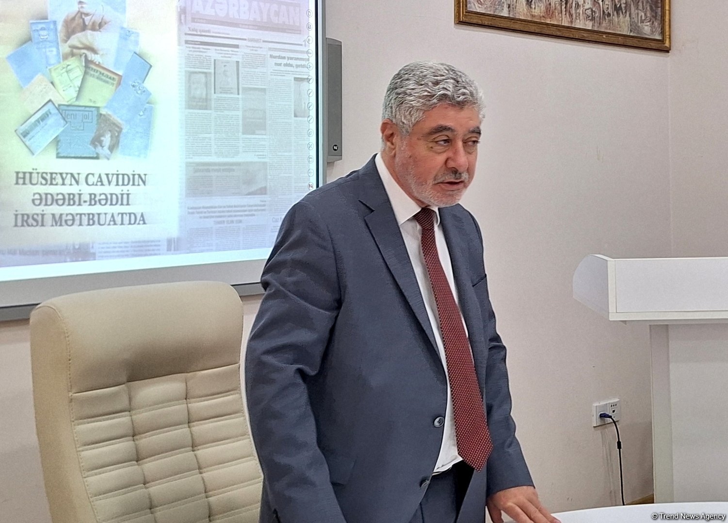 В Баку прошла презентация книги Севиль Гасановой "Hüseyn Cavidin ədəbi-bədii irsi mətbuatda" (ФОТО)