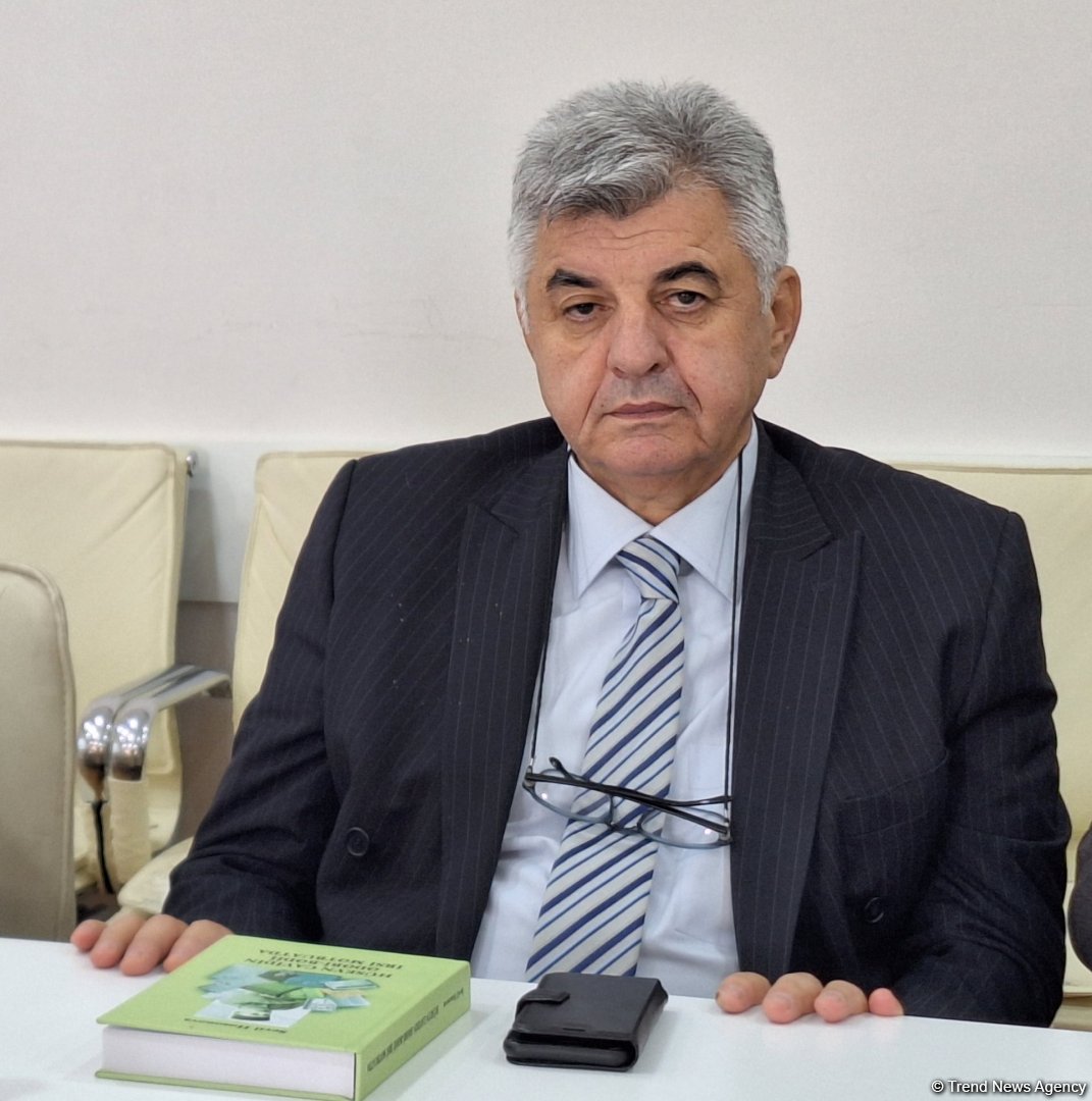 В Баку прошла презентация книги Севиль Гасановой "Hüseyn Cavidin ədəbi-bədii irsi mətbuatda" (ФОТО)