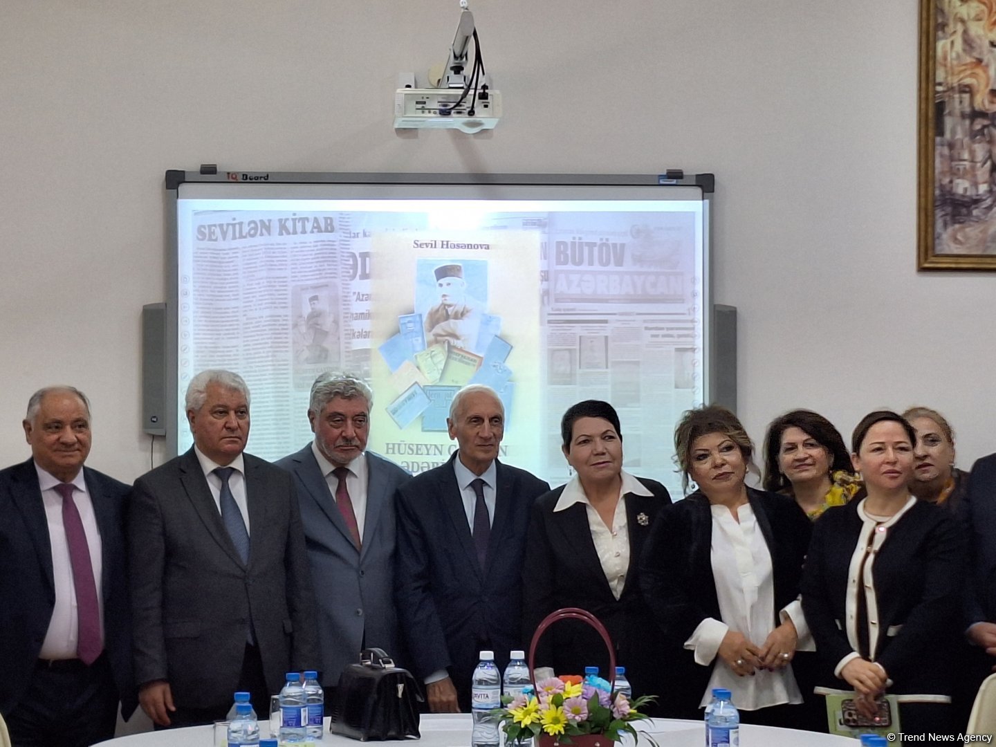 В Баку прошла презентация книги Севиль Гасановой "Hüseyn Cavidin ədəbi-bədii irsi mətbuatda" (ФОТО)