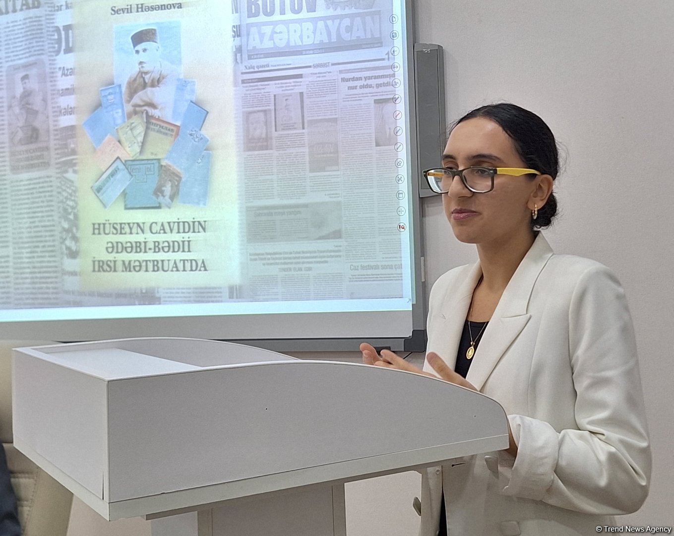 В Баку прошла презентация книги Севиль Гасановой "Hüseyn Cavidin ədəbi-bədii irsi mətbuatda" (ФОТО)