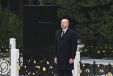 Президент Ильхам Алиев посетил могилу общенационального лидера Гейдара Алиева (ФОТО/ВИДЕО)