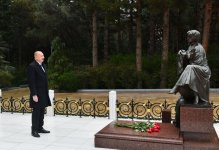 Президент Ильхам Алиев посетил могилу общенационального лидера Гейдара Алиева (ФОТО/ВИДЕО)