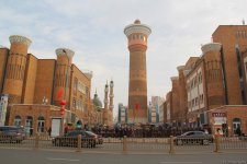Урумчи глазами азербайджанца – Красная гора, Храм Красного света, крупнейший в мире базар, деликатесы (ВИДЕО, ФОТО)