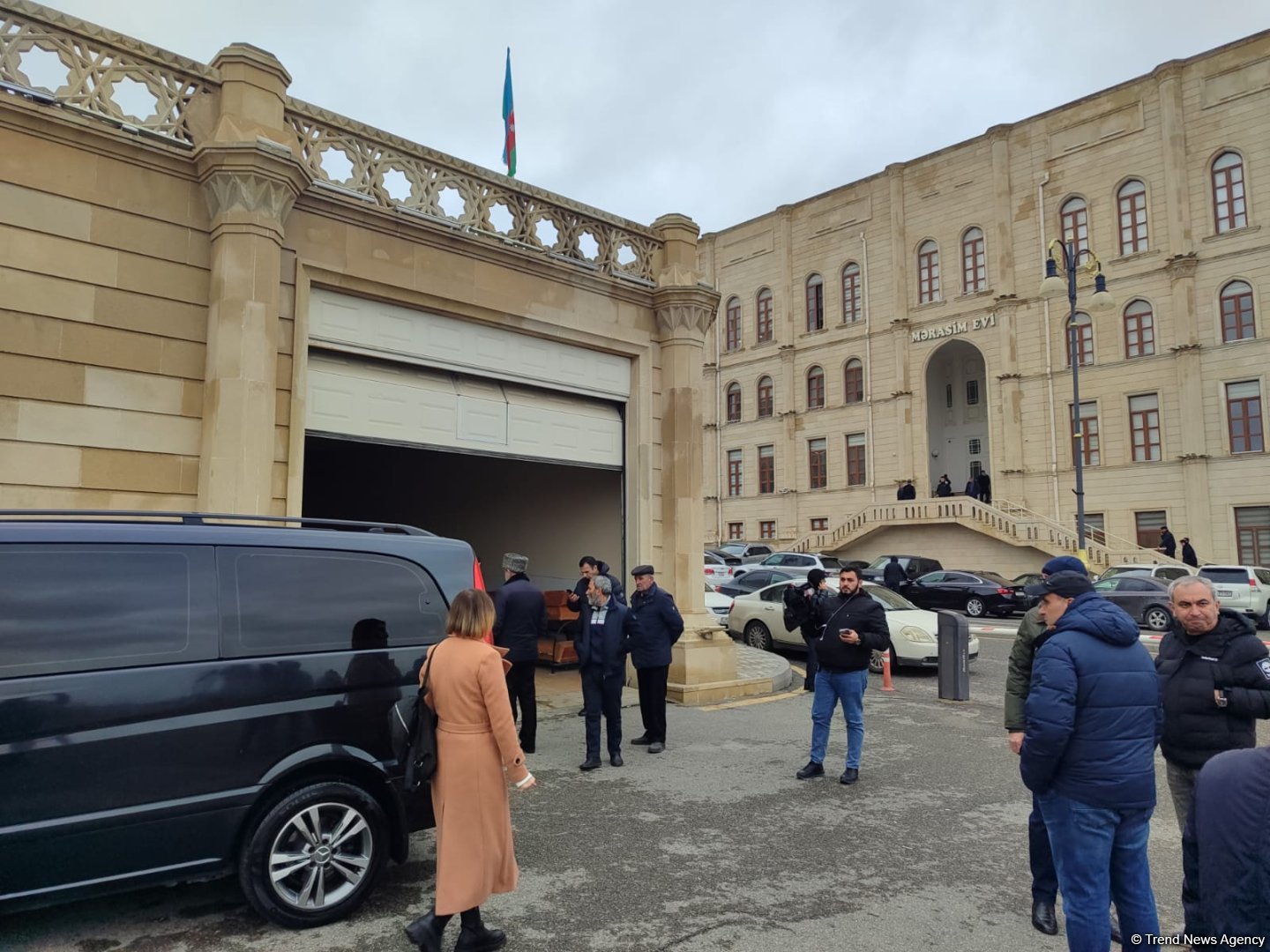В Баку проходит церемония прощания с народным артистом Рамизом Меликом (ФОТО)