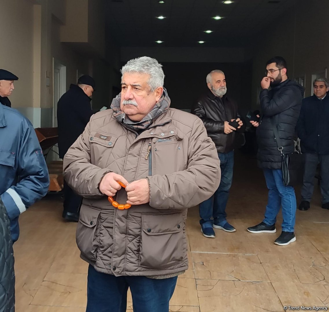 В Баку проходит церемония прощания с народным артистом Рамизом Меликом (ФОТО)