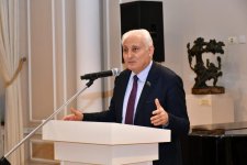 В музее искусств в Баку открылась выставка, посвященная Западному Азербайджану (ФОТО)