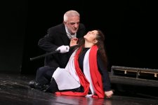 В Баку с успехом прошла премьера спектакля "Антигона" (ФОТО)