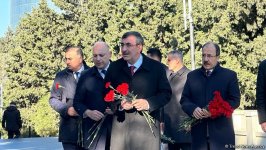 Джевдет Йылмаз посетил Аллею шехидов и памятник "Тюркское шехидство" (ФОТО)