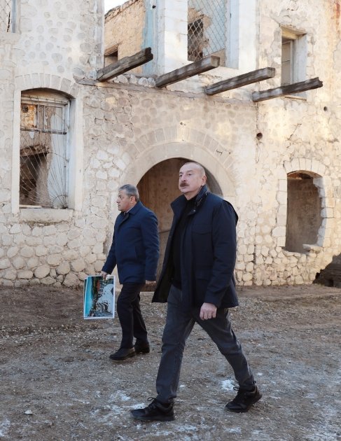 President Ilham Aliyev examines progress of construction works carried out on Garabagh Street in Shusha (PHOTO)