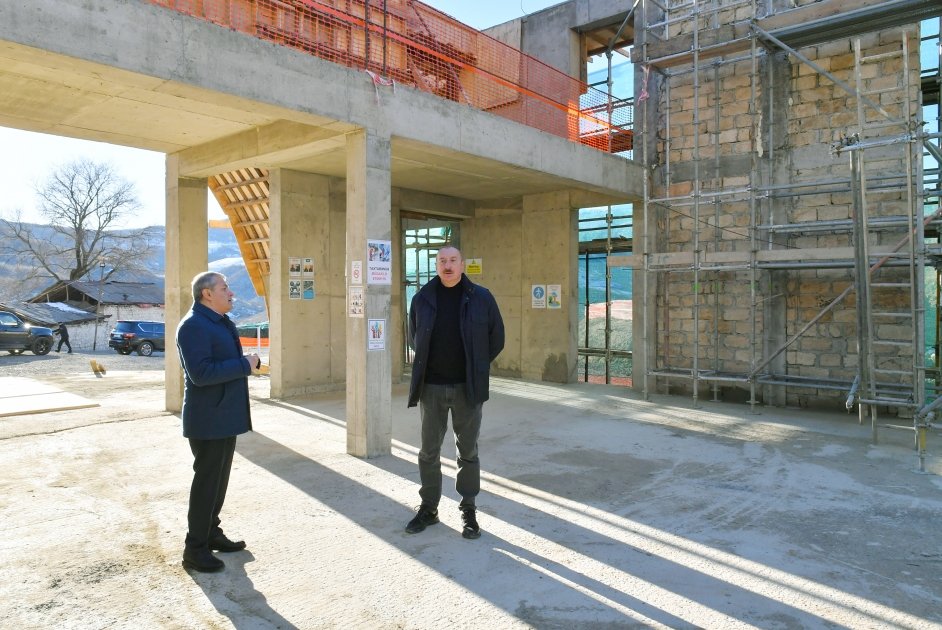 President Ilham Aliyev examines construction activities at Dashalti village mosque in Shusha (PHOTO)