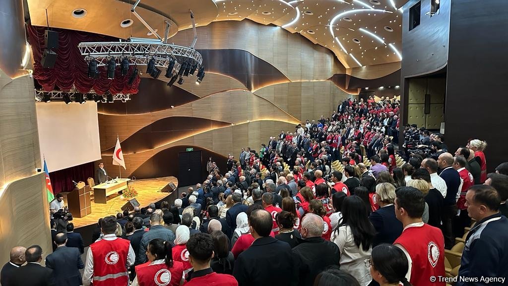 Azerbaijan Red Crescent Society holding extraordinary meeting (PHOTO)