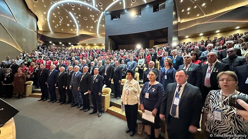 Azerbaijan Red Crescent Society holding extraordinary meeting (PHOTO)