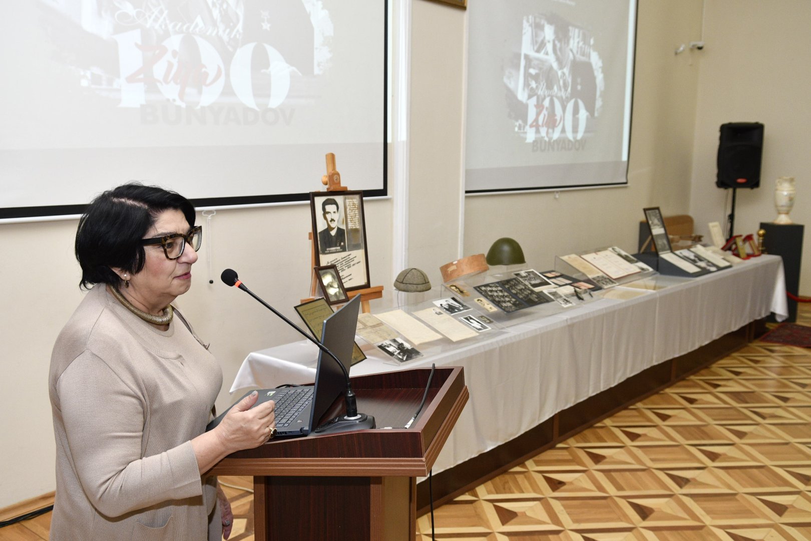 В Баку представлен каталог "Академик Зия Буниятов-100" (ФОТО)