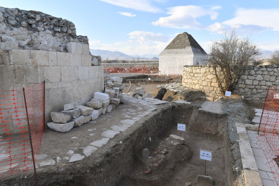 President Ilham Aliyev and First Lady Mehriban Aliyeva viewed ongoing restoration works at Imarat Complex in Aghdam (PHOTO/VIDEO)