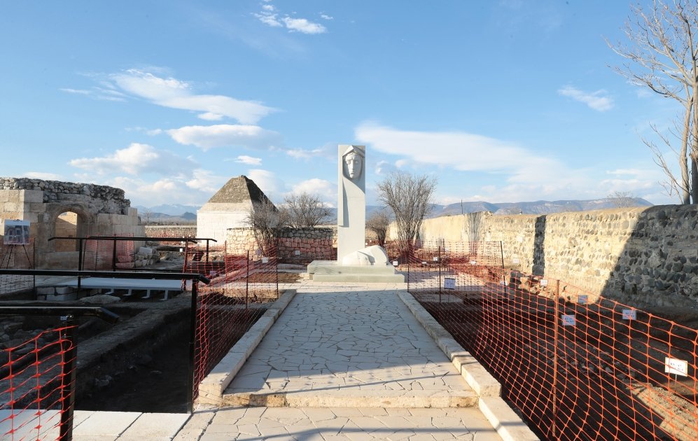 President Ilham Aliyev and First Lady Mehriban Aliyeva viewed ongoing restoration works at Imarat Complex in Aghdam (PHOTO/VIDEO)