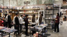 В Бакинском книжном центре состоялся яркий новогодний праздник для детей (ФОТО)