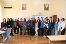 Как снять Новый год? В Бакинском Славянском университете прошел мастер-класс по фотоискусству (ФОТО)