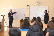 Как снять Новый год? В Бакинском Славянском университете прошел мастер-класс по фотоискусству (ФОТО)