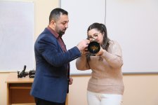 Как снять Новый год? В Бакинском Славянском университете прошел мастер-класс по фотоискусству (ФОТО)