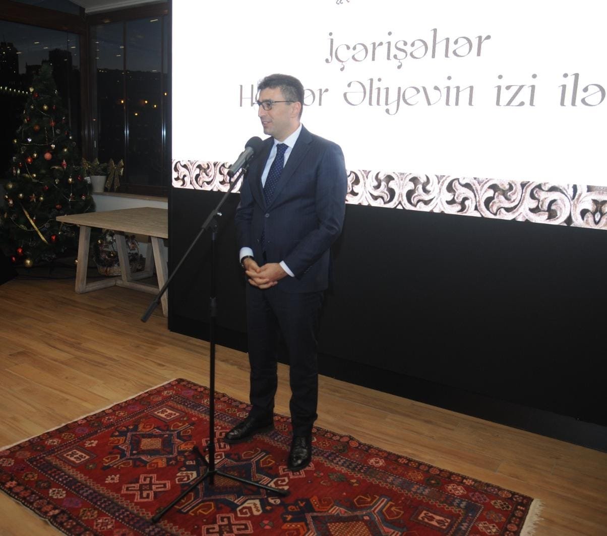 В Баку представлен фильм "İçərişəhər Heydər Əliyevin izi ilə" (ФОТО)
